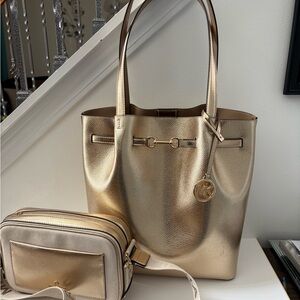 SPECIAL: Gold Tote Bag & Gold Camera Crossbody handbag